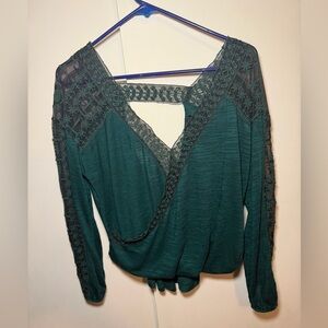 BKE Boutique Green Lace Crochet Wrap Blouse Size Small. Sheer, Open Back.
